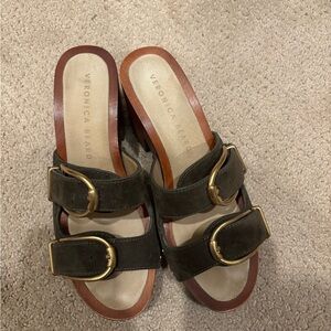 Veronica Beard Halifax Clog in “olive” size 6